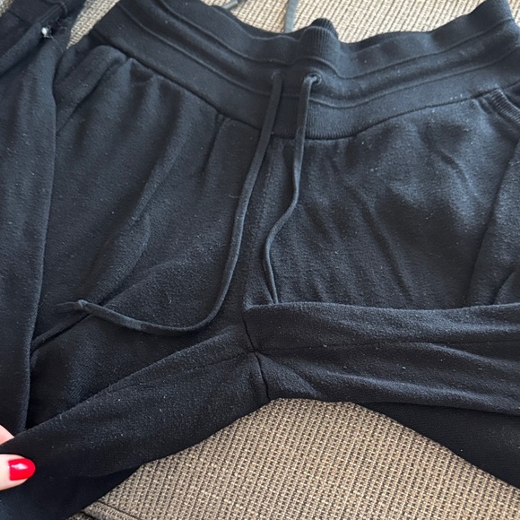 Black Lululemon knit joggers - Picture 2 of 3